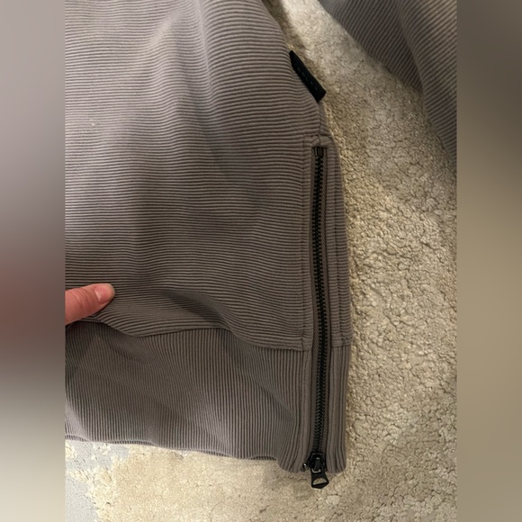 Varley Ribbed Gray Sweater - Picture 2 of 4